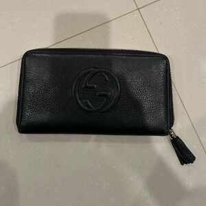 Black Gucci wallet